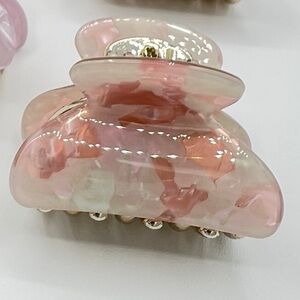 Small Pearlized Hair Clip New